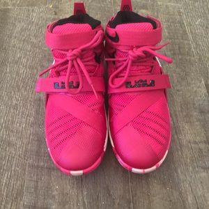 Girls Nike basketball